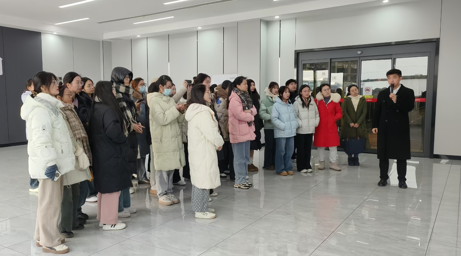 赴奇瑞超一厂参观照片.jpg